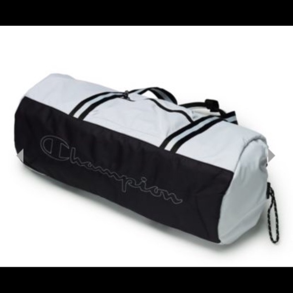 🔥🎒 Champion Duffle 🔥🎒 - Picture 2 of 6